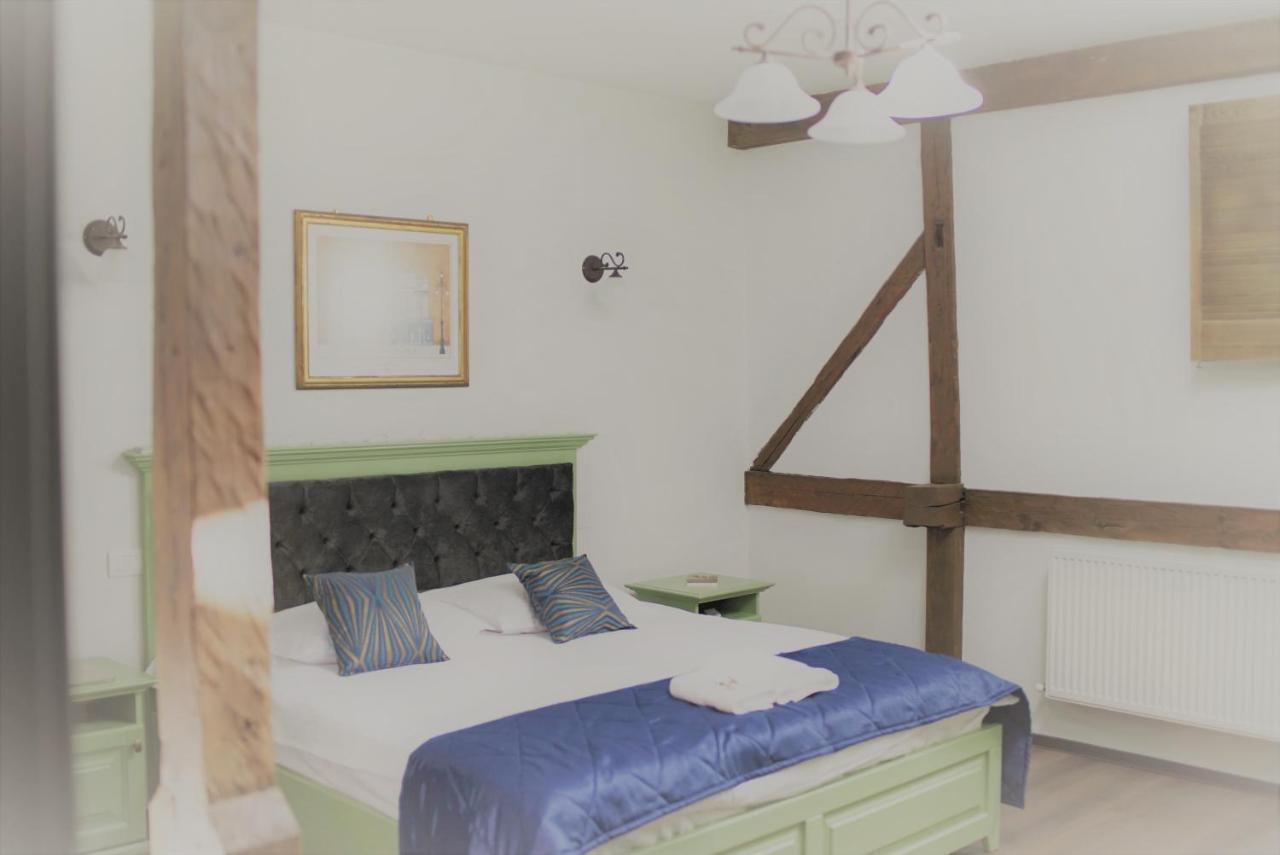La Curtea Domneasca Hotel Karácsonkő Kültér fotó